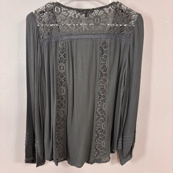 American Eagle Outfitters Charcoal Lace Boho Blouse Sz M EUC - Picture 2 of 5